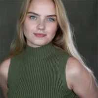 Lotti Brogan Headshot